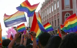 La historia de las asociaciones y ONGS LGBT en España