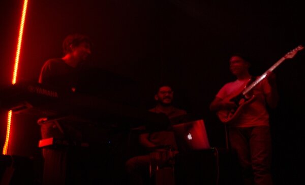 (izquierda a derecha) Felipe Acosta, Mario Ruiz y Santiago López. 