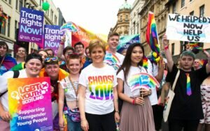 Escocia es el primer país en incluir educación LGBT en las currículas de los colegios