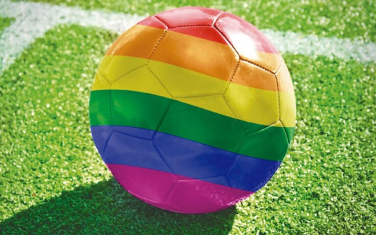 pelota LGBT