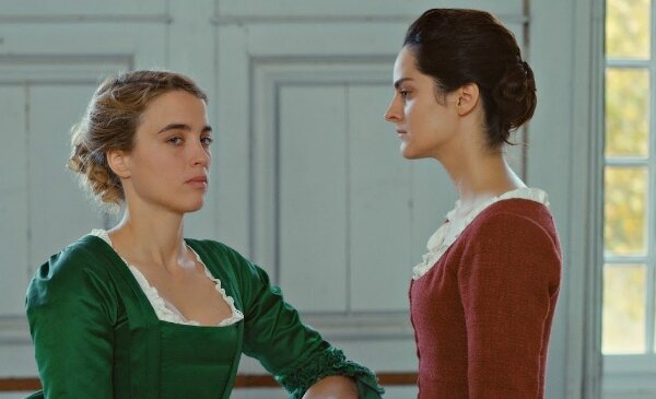 retrato de una mujer en llamas