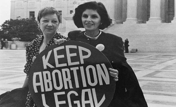 Foto histórica de las primeras manifestaciones pro aborto