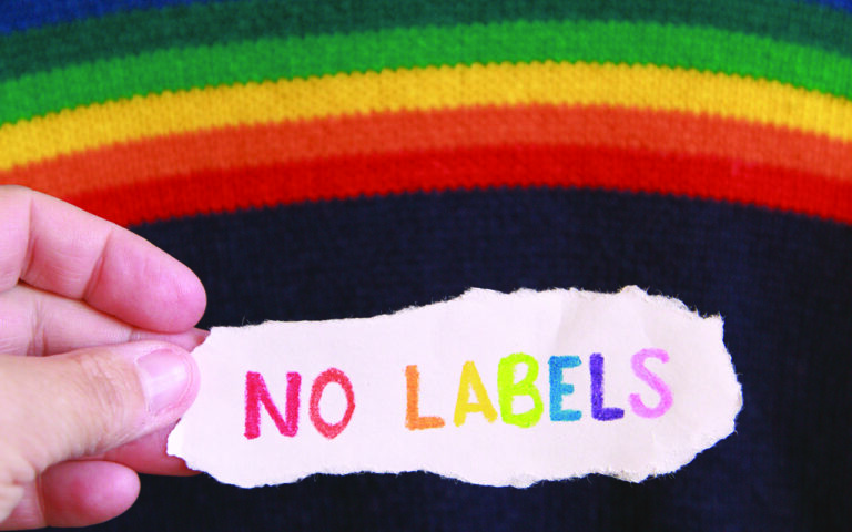 Arcoíris con la leyenda 'No Labels'