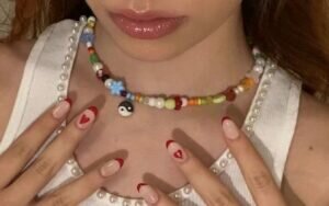 Última moda, collares y pulseras de mostacillas