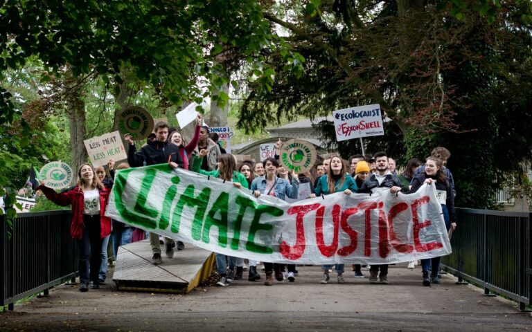 Jovenes en la lucha contra la crisis climática