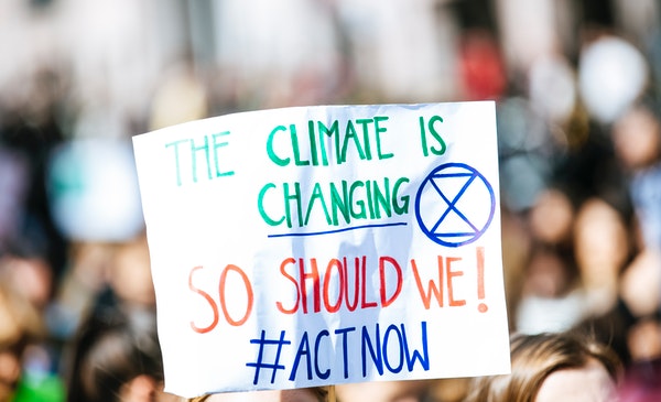 Pancarta sobre la lucha contra el cambio climático