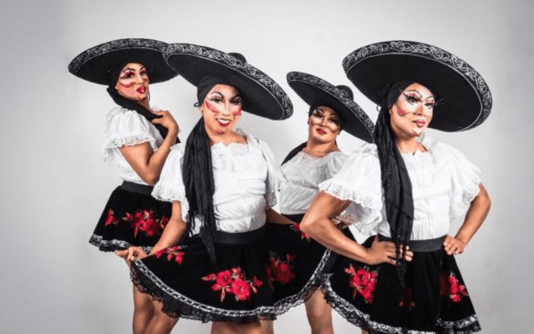 Participantes de México de Colores, grupo de danza LGBT en México