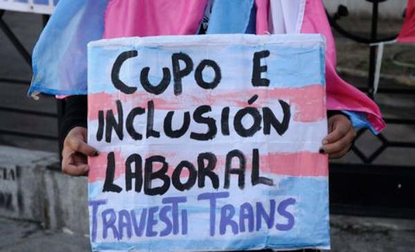 Cartel sobre empleo Trans e inclusión travesti