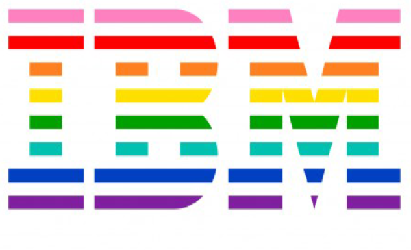 logo de IBM con bandera LGBT