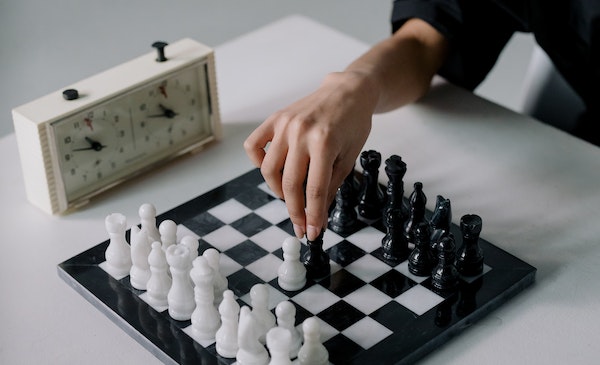 fide prohibe a mujeres trans participar en torneos femeninos oficiales de ajedrez