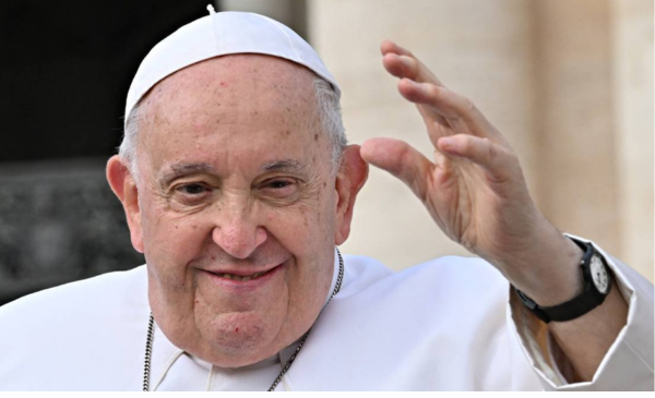 Papa Francisco se reúne con líderes lgbt que buscan inclusión en iglesia católica
